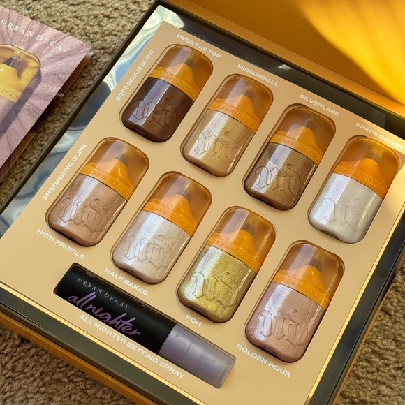 Urban Decay Eyeshadow and Setting Spray Set